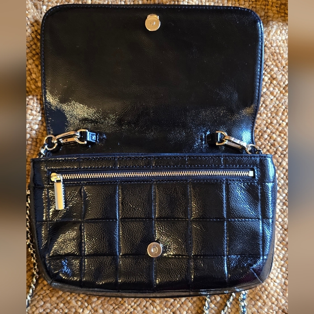 Tory Burch Marion Crossbody/Clutch Glossy Patent Purse - Picture 11 of 16